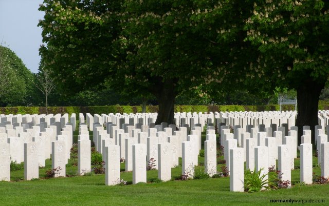 Graves at Bayeux Commonwealth War Cemetery