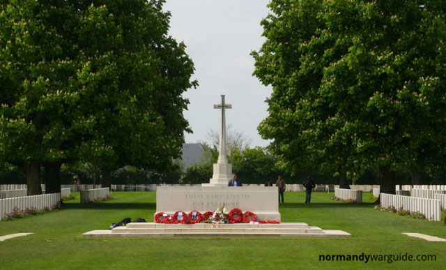 Graves at Bayeux Commonwealth War Cemetery