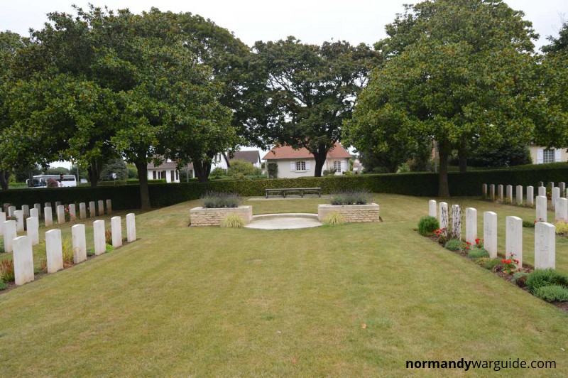 La Delivrande War Cemetery, Douvres