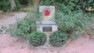 Photo of the Lt. Col. Jack Anderson memorial in Parc Radley-Walters, Buron, near Saint-Contest.