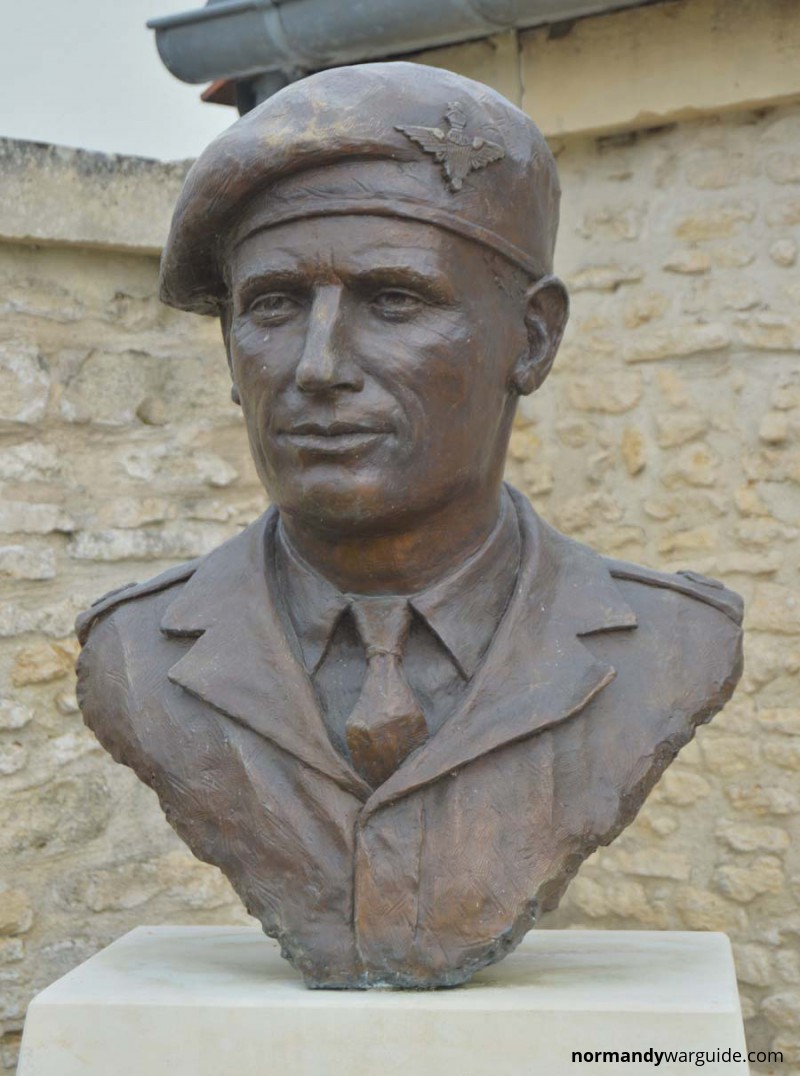 Memorial Bust of Major Jack Watson Ranville » Normandy War Guide