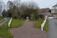 No. 4 Commando stele wide, Amfreville
