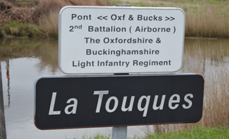 Pont Oxf & Bucks, Touques