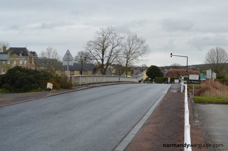 Pont Oxf & Bucks Bridge, Touques