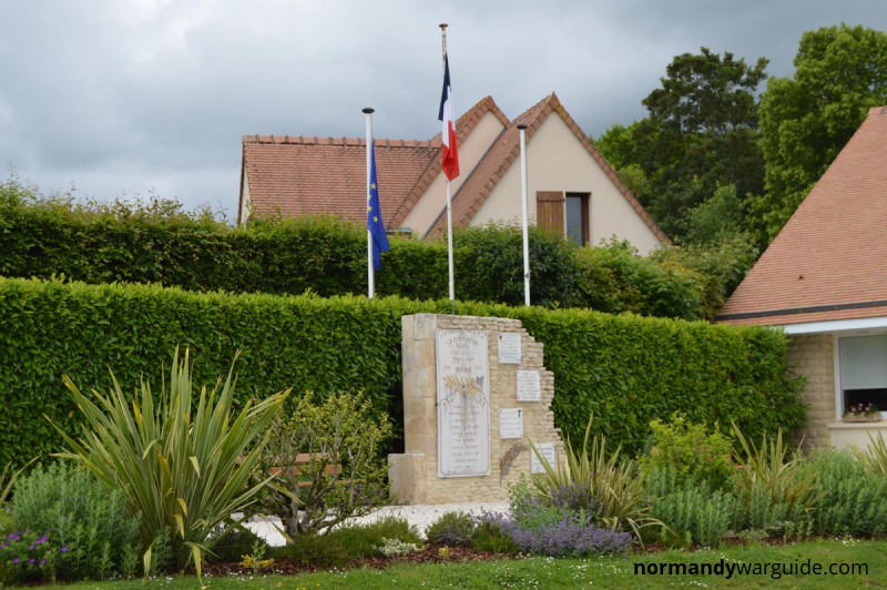 Rosel WW1 and WW2 War Memorials