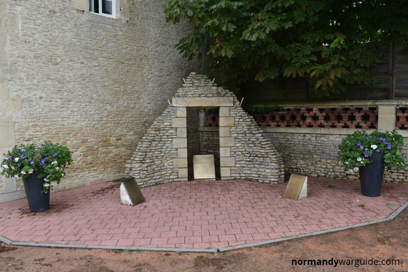Saint-Aubin-d'Arquenay liberation memorial