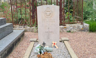 Sergeant H. A. Newman RAF Grave, Sainte-Honorine