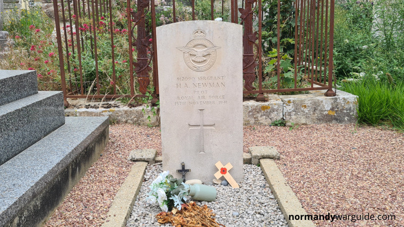 Sergeant H. A. Newman RAF Grave, Sainte-Honorine