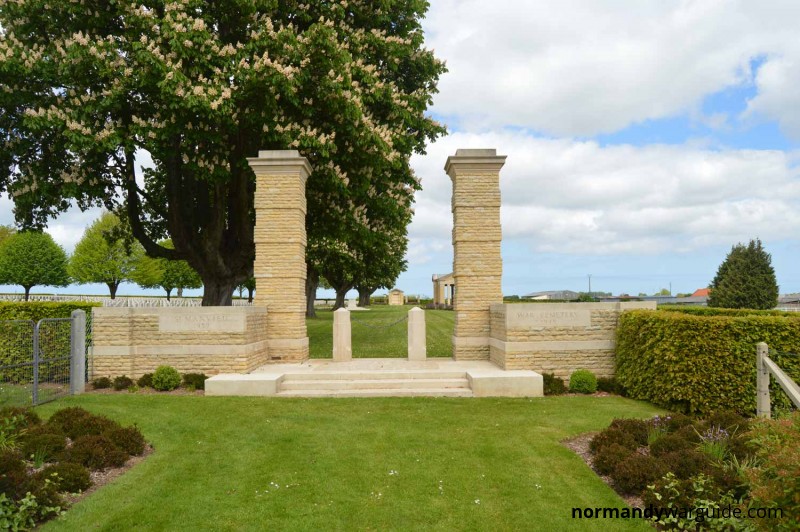 St. Manvieu War Cemetery - Entrance