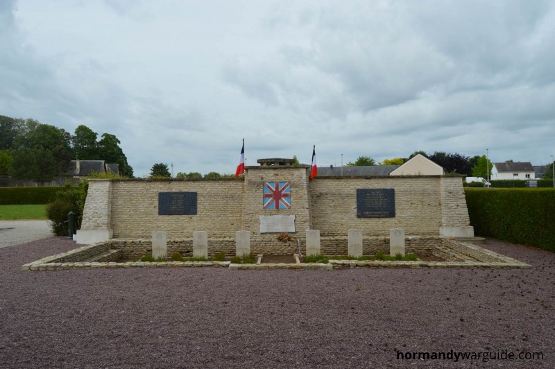 Commonwealth War Graves Tourville-sur-Odon Churchyard